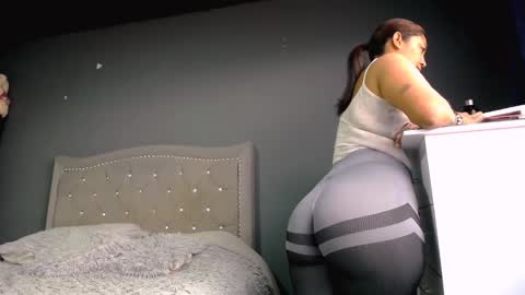 Snapshot of jessi_4 chatting on March 6, 3:56 pm Yessik Rodriguez online show from March 6, 3:56 pm