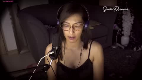 Snapshot of jessi_dreams chatting on October 15, 4:37 am Jessica Gomez online show from October 15, 4:37 am