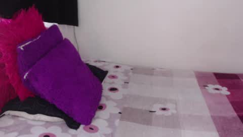 Snapshot of jessi_robertss chatting on February 21, 8:16 pm jessica online show from February 21, 8:16 pm