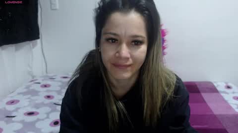 Snapshot of jessi_robertss chatting on February 13, 11:17 am jessica online show from February 13, 11:17 am