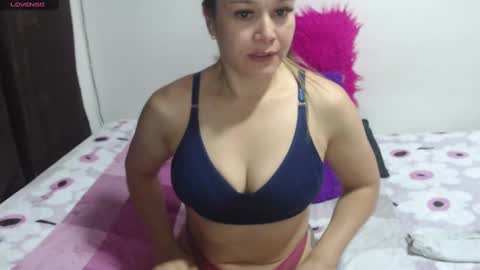 Snapshot of jessi_robertss chatting on December 26, 11:35 pm jessica online show from December 26, 11:35 pm