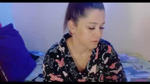 Snapshot of jessi_robertss chatting on September 15, 11:45 pm jessica online show from September 15, 11:45 pm