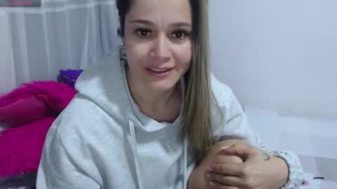 Snapshot of jessi_robertss chatting on January 3, 11:01 pm jessica online show from January 3, 11:01 pm