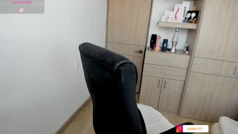 jessica_rabbit777_ online show from November 7, 7:41 pm