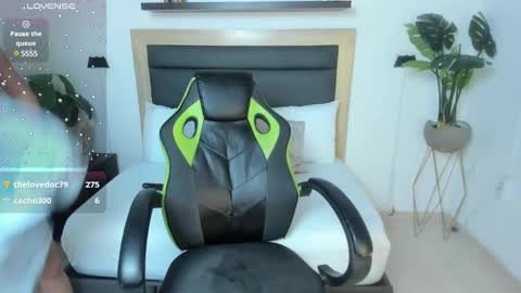 Snapshot of jessica_taylor_22 chatting on January 28, 7:53 pm jessica_taylor_22 online show from January 28, 7:53 pm