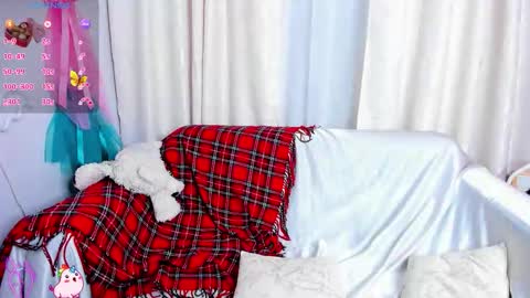 Snapshot of jessica_tiny chatting on October 31, 2:13 am Jessica online show from October 31, 2:13 am