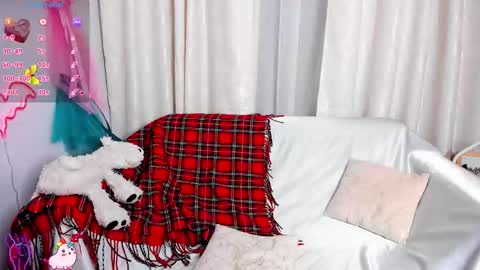 Snapshot of jessica_tiny chatting on October 29, 1:21 am Jessica online show from October 29, 1:21 am