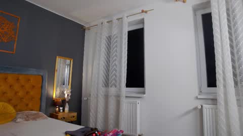 Jessica White online show from November 18, 4:57 am