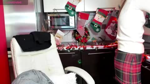 jessicaforris online show from December 2, 8:48 am