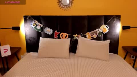 Snapshot of jessie_curlyy chatting on October 2, 1:54 am Jessie online show from October 2, 1:54 am