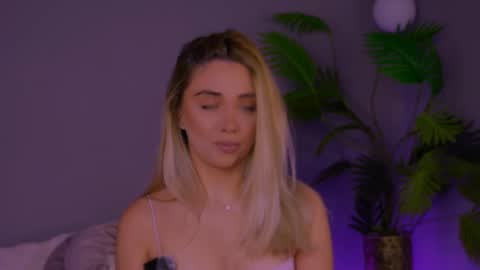 jessiellle online show from November 14, 11:32 am