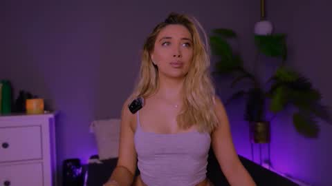 jessiellle online show from November 13, 11:09 am