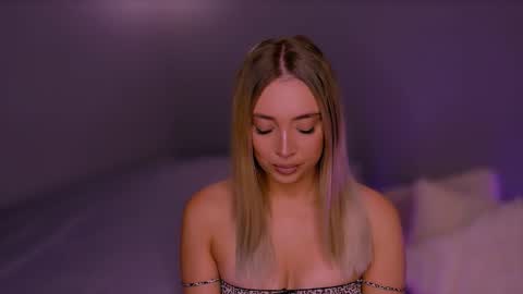 jessiellle online show from October 14, 6:05 am