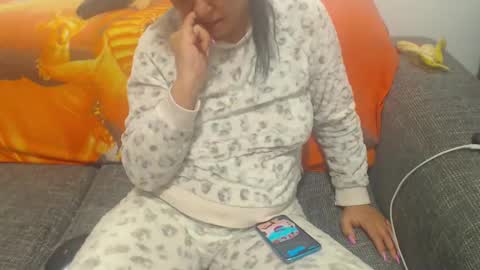 Snapshot of jessiestar3 chatting on February 25, 1:30 am jessiestar3 online show from February 25, 1:30 am