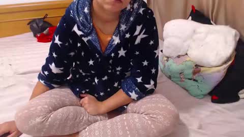 Snapshot of jessiestar3 chatting on October 11, 7:24 am jessiestar3 online show from October 11, 7:24 am