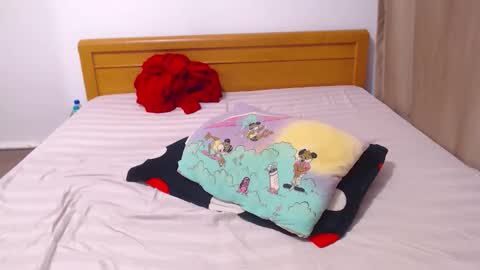 Snapshot of jessiestar3 chatting on October 27, 3:24 am jessiestar3 online show from October 27, 3:24 am