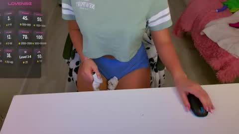 Jessi online show from November 12, 2:04 pm