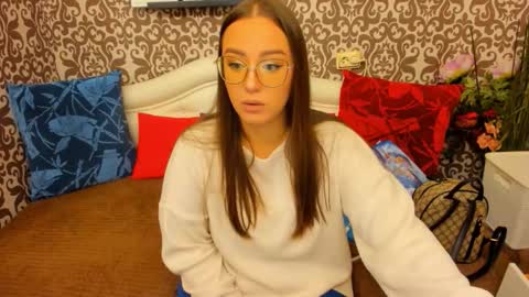 Aurora online show from November 4, 3:00 am