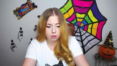 Jess online show from October 31, 7:56 am