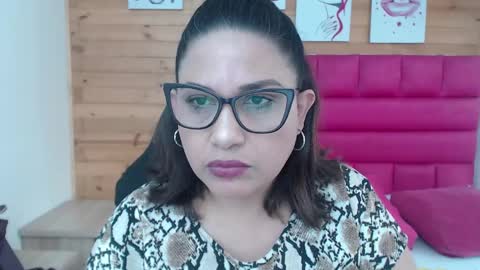 paola online show from December 5, 2:55 pm