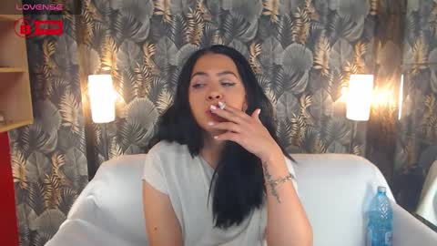 JessTheWicked online show from December 7, 5:42 pm