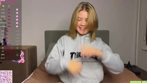 Snapshot of jettamona chatting on September 24, 2:38 pm Mona online show from September 24, 2:38 pm