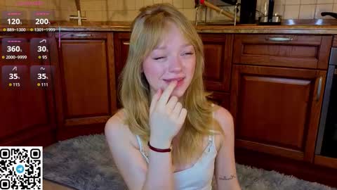 Gwen online show from March 1, 9:03 pm