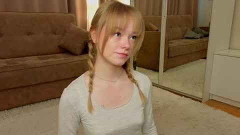 Gwen online show from January 11, 8:30 am