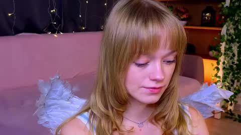 Gwen online show from February 5, 9:34 am