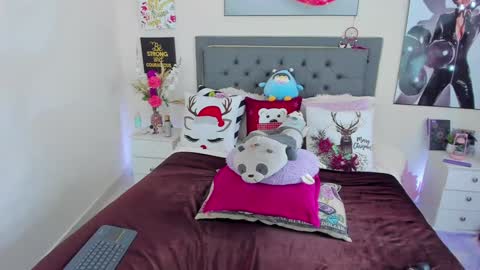  Candy  online show from December 26, 6:43 pm