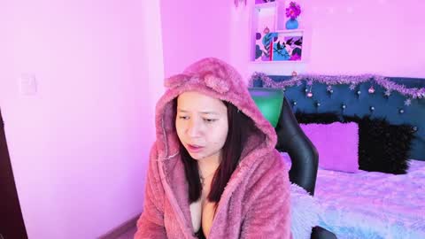 Jhiinny online show from December 28, 1:29 am