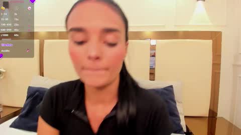 Jhoana  online show from October 14, 6:21 pm