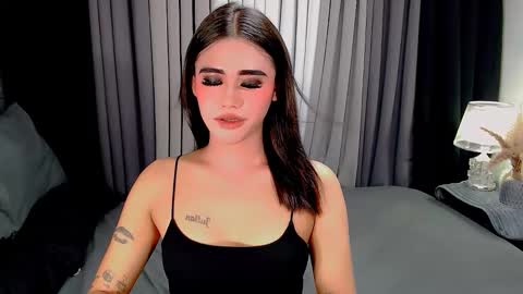 jhuliana_and_charles_room online show from November 20, 6:14 am