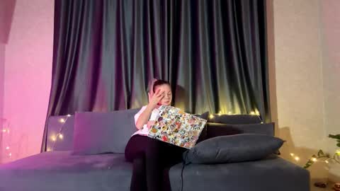 Steff online show from January 8, 7:18 pm