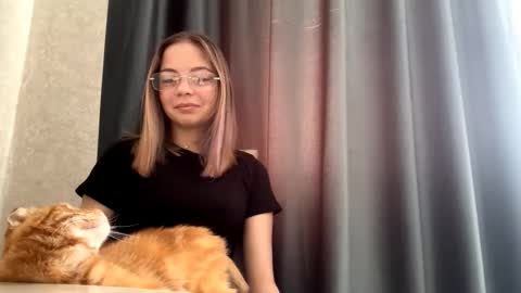 Snapshot of jimmiesobczynski chatting on October 18, 7:44 am Steff online show from October 18, 7:44 am