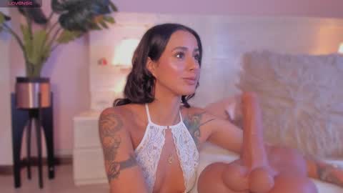 Jinx  online show from November 20, 4:30 pm