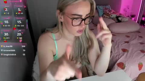 Juliette Rose online show from October 4, 8:46 pm