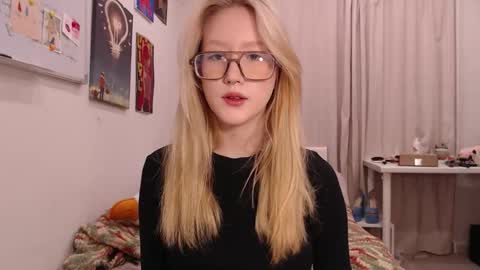 Snapshot of joan_kiss chatting on September 10, 3:56 pm joan_kiss online show from September 10, 3:56 pm