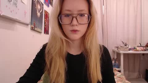 joan_kiss online show from November 18, 8:37 am