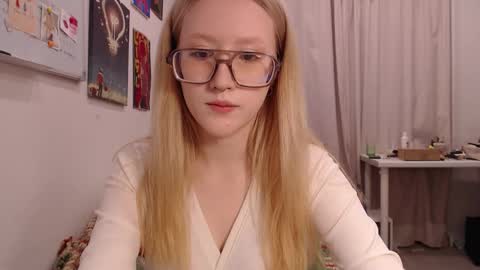 Snapshot of joan_kiss chatting on September 22, 2:04 pm joan_kiss online show from September 22, 2:04 pm