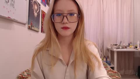 joan_kiss online show from October 18, 4:48 am