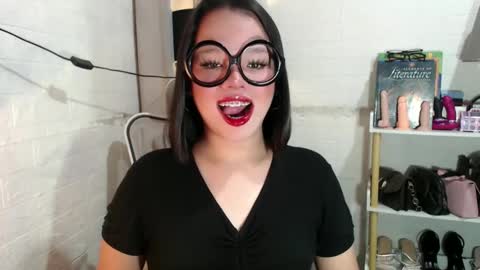 Joana online show from February 7, 8:20 pm