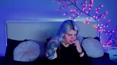 Snapshot of joannlowes chatting on September 30, 11:31 pm Joann online show from September 30, 11:31 pm