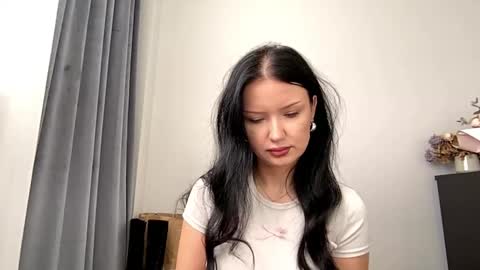 Joan online show from April 3, 6:00 am