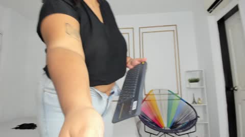 Snapshot of jocelyn_santana chatting on December 3, 12:05 pm Jocy online show from December 3, 12:05 pm