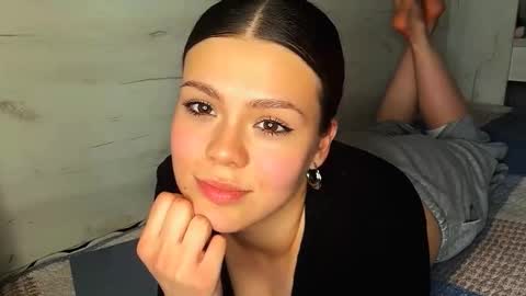 Mila online show from March 14, 9:32 am