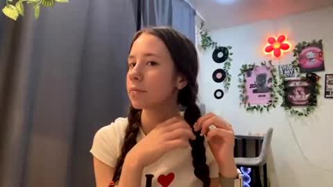 I am Joline ntmuLets hit 10 Thumbs Up together online show from May 20, 6:16 pm