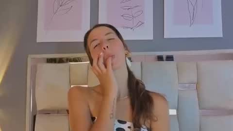 Snapshot of jolie_lov chatting on September 8, 2:27 pm jolie_lov online show from September 8, 2:27 pm