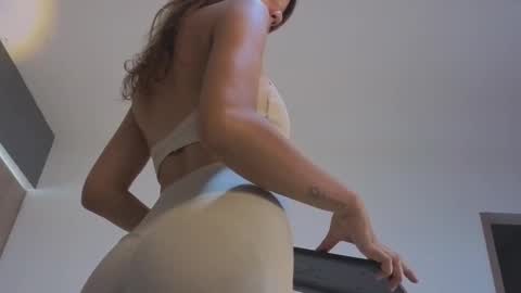 Snapshot of jolie_lov chatting on September 16, 2:58 pm jolie_lov online show from September 16, 2:58 pm