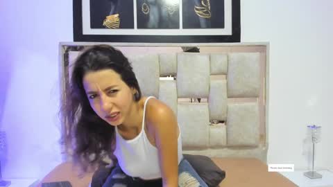Snapshot of jolie_lov chatting on February 4, 1:38 pm jolie_lov online show from February 4, 1:38 pm